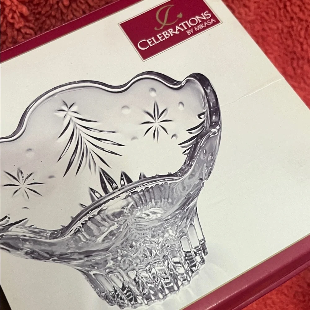 Mikasa Crystal Clear Holiday Bowl